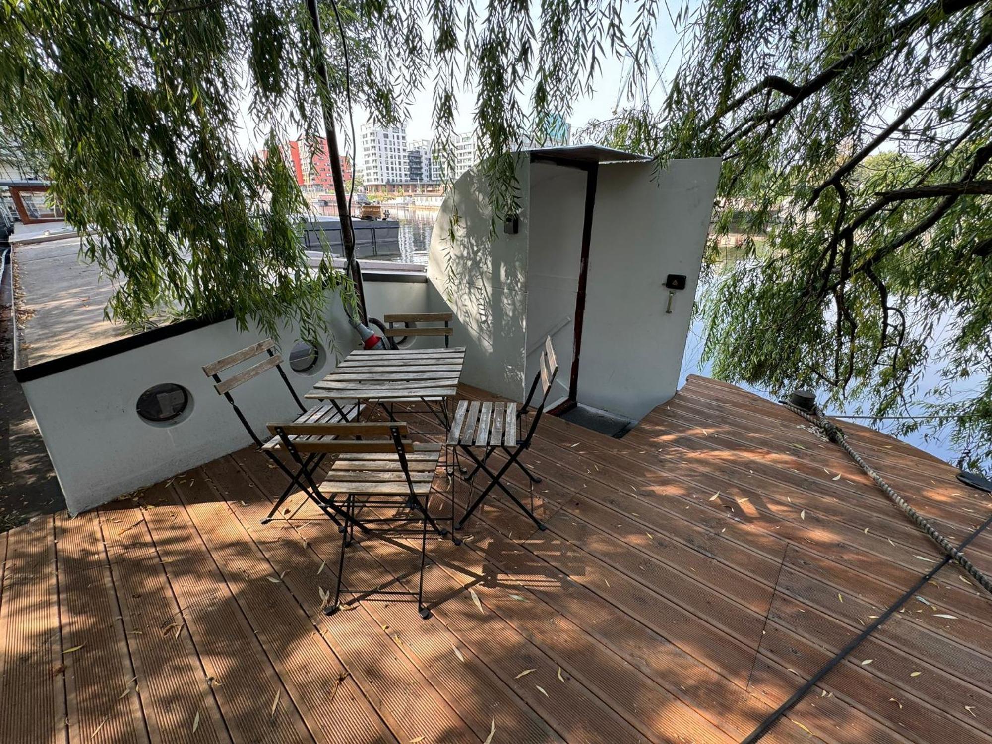 On Boat, Privat Pier, Free Parking Hotel en barco Praga